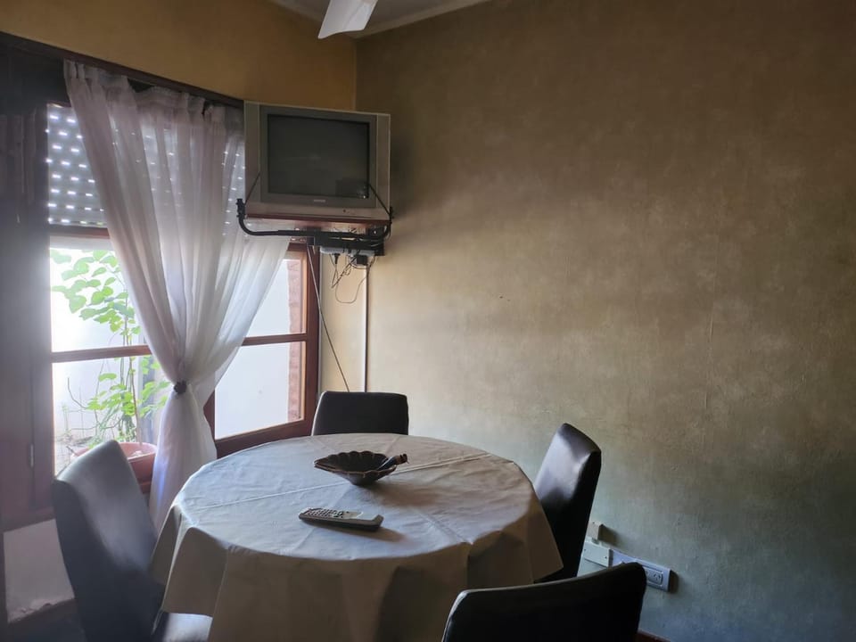 Duplex a 8 cuadras del mar House in Necochea