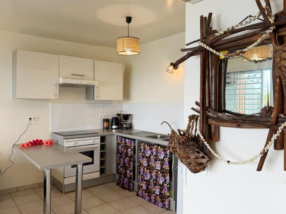 Large studio facing lagoon Apartment in Bora-Bora