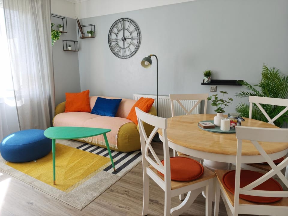 Funky Cow-Stylish flat near Glasgow Airport Apartment in Paisley