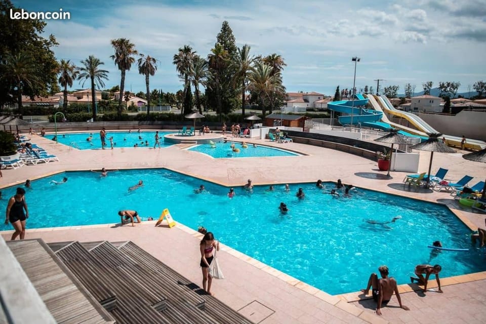 Aqua park, Swimming pool