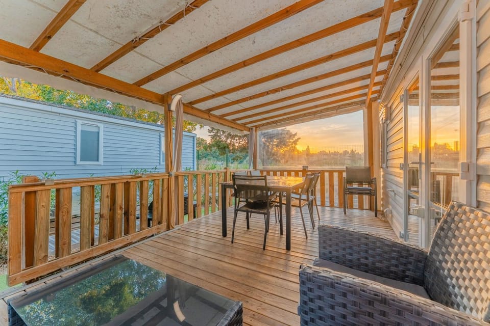 Property building, Patio, View (from property/room), Balcony/Terrace, Living room, Dining area