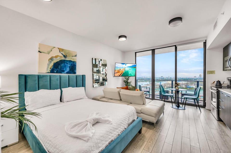 Bed, Living room
