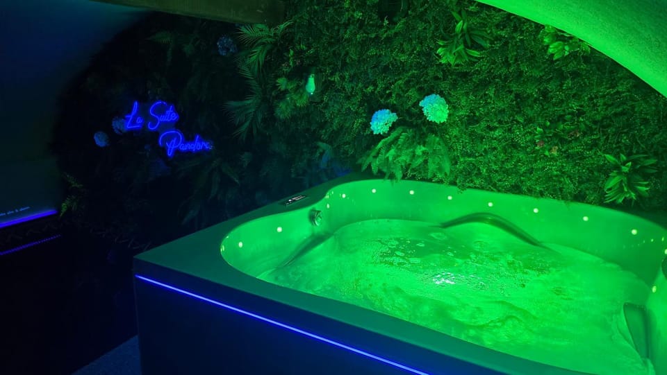 Hot Tub, Spa and wellness centre/facilities