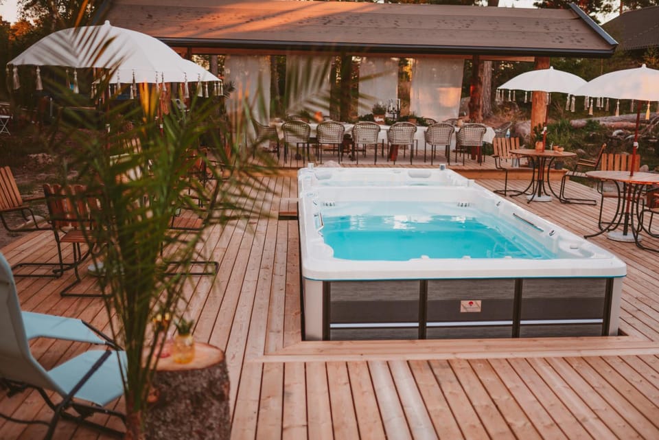 Property building, Hot Tub, Spa and wellness centre/facilities, Pool view, Swimming pool, Open Air Bath