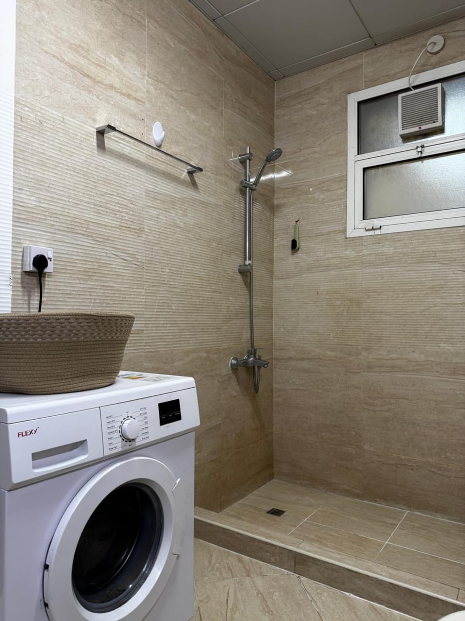 Shower, Bathroom, washing machine, dryer