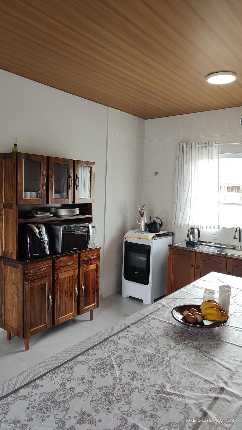 Dining area, Food, stove
