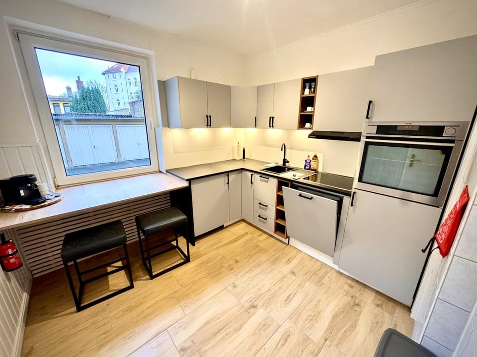 Kitchen or kitchenette, Dining area, dishwasher, pet friendly, stove, toaster