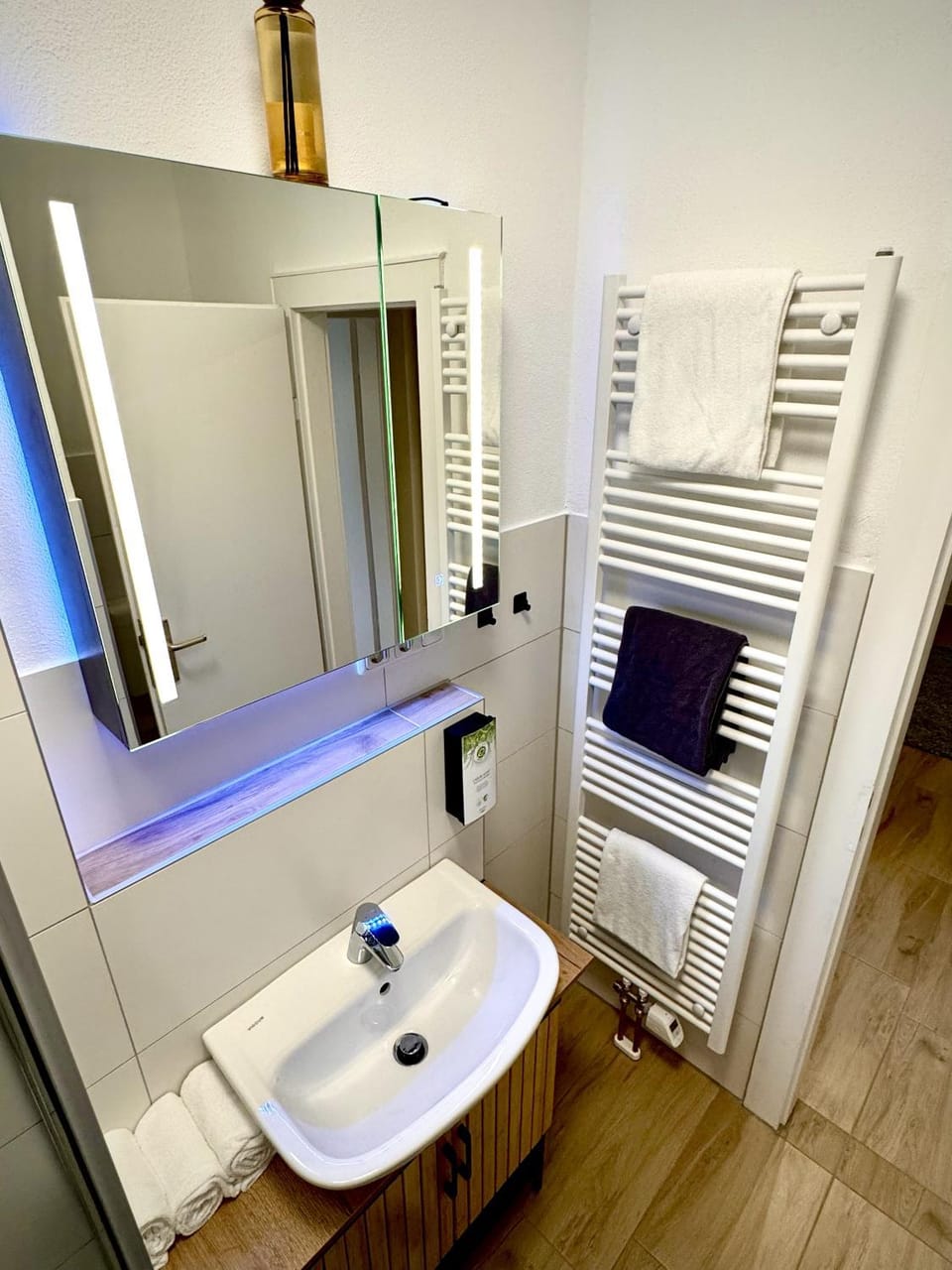 Shower, Bathroom, towels