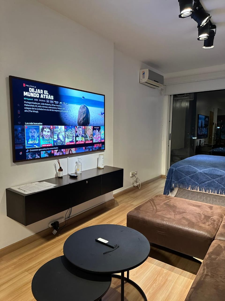 Communal lounge/ TV room, TV and multimedia, Living room