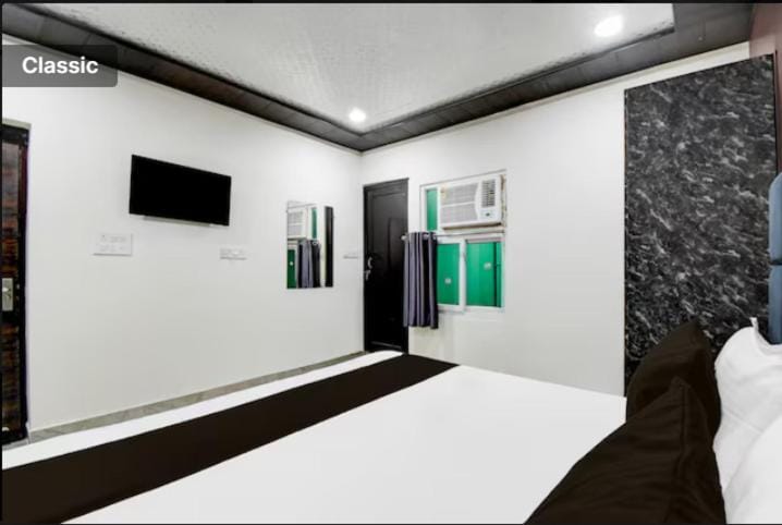 EVERGREEN Inn Hotel in Lucknow
