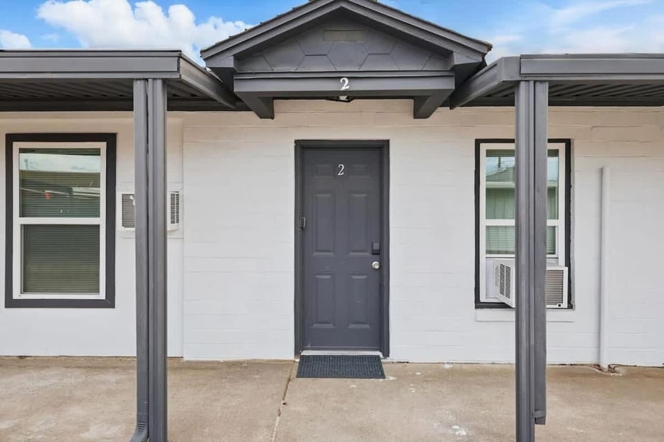 Modern 2BR Unit with Hot Tub Apartment in Fort Worth