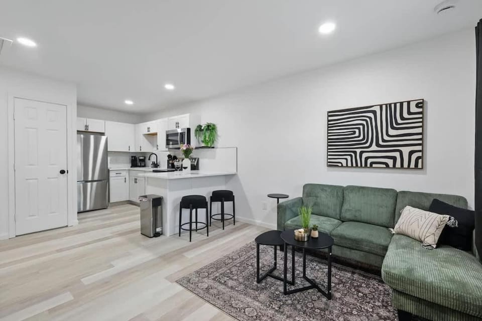Modern 2BR Unit with Hot Tub Apartment in Fort Worth