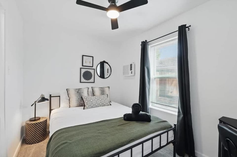 Modern 2BR Unit 3 with Hot Tub Apartment in Fort Worth