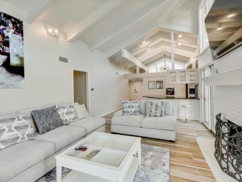 Majestic 4BR 2 5B Home with Mini Golf Pool & Billiards House in Irving