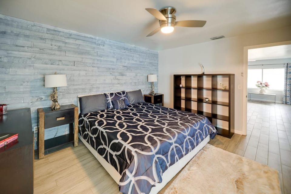 Heated Pool & BeachFront Villa with Soundproofed Doors in heart CapeCoral House in Cape Coral