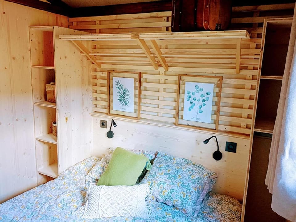 Cabane bucolique avec wifi, animaux admis, parking - FR-1-653-287 House in Nouvelle-Aquitaine