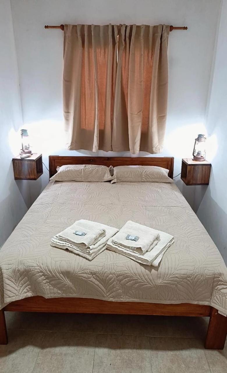 Bed, towels