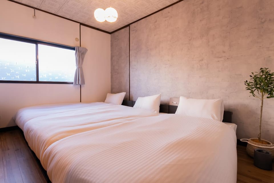 Bed, Bedroom, Guests