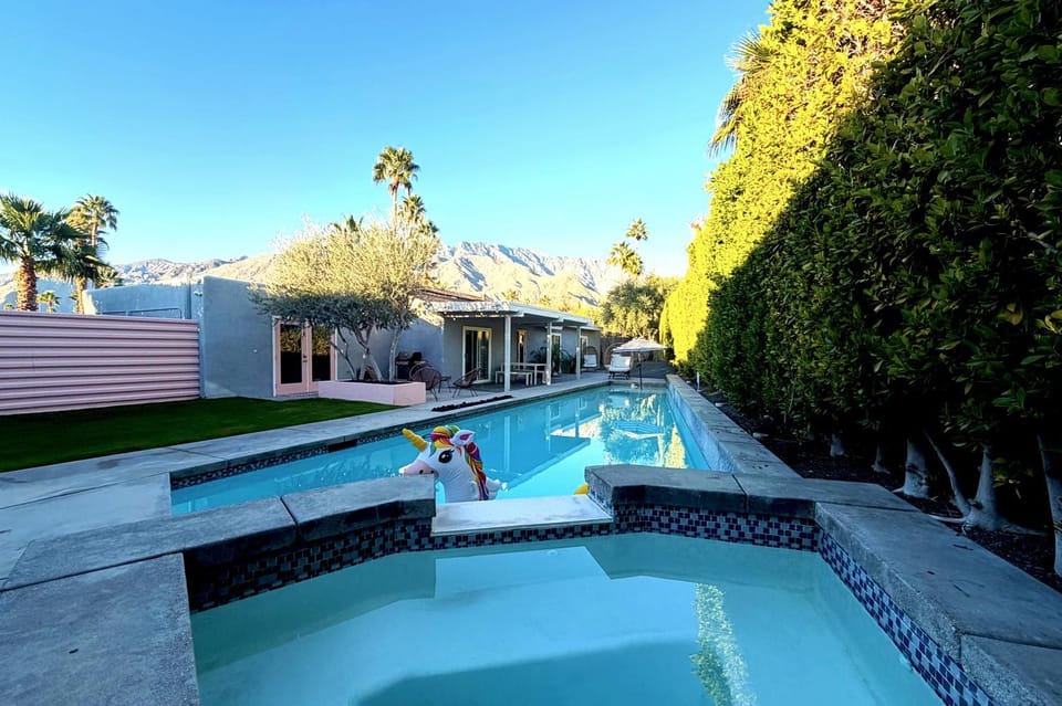 Day, Natural landscape, Mountain view, Pool view, Swimming pool