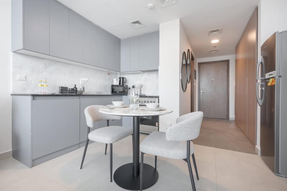 Free housekeeping visits during your stay - StayShort - Stylish Modern Studio in Living Garden 2 Apartment in Dubai