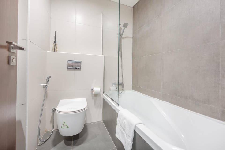 Free housekeeping visits during your stay - StayShort - Stylish Modern Studio in Living Garden 2 Apartment in Dubai