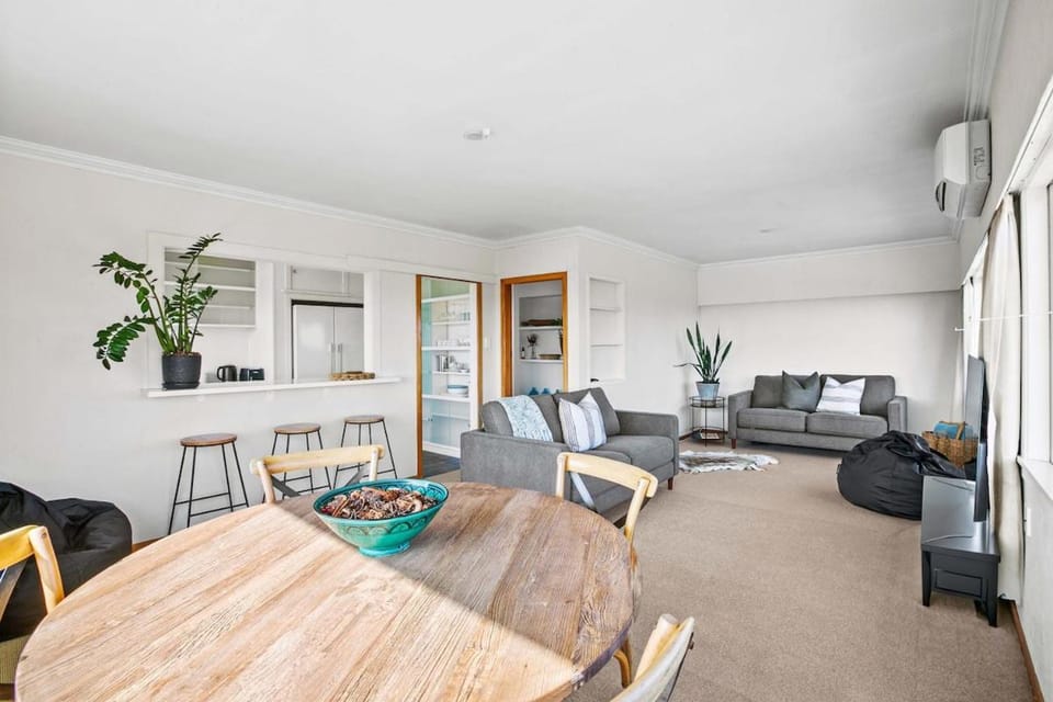 Communal lounge/ TV room, Living room, Dining area, Family