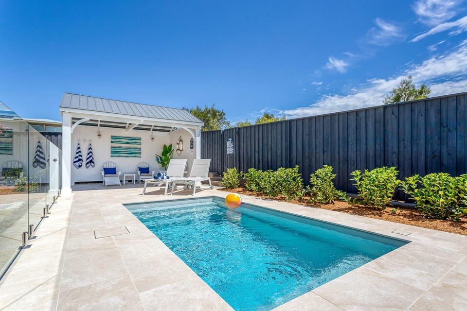 Garden, Swimming pool, Swimming pool