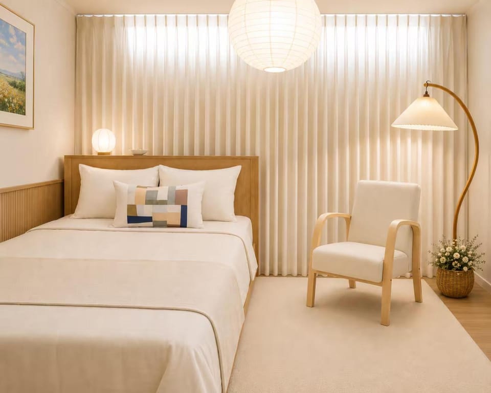 홍대중심, 홍대입구8번, 3Bed 2Room, 5인, 짐보관, 호텔식침구, 공항버스8분, 쇼핑거리3분, 숲속공원 Villa in Seoul