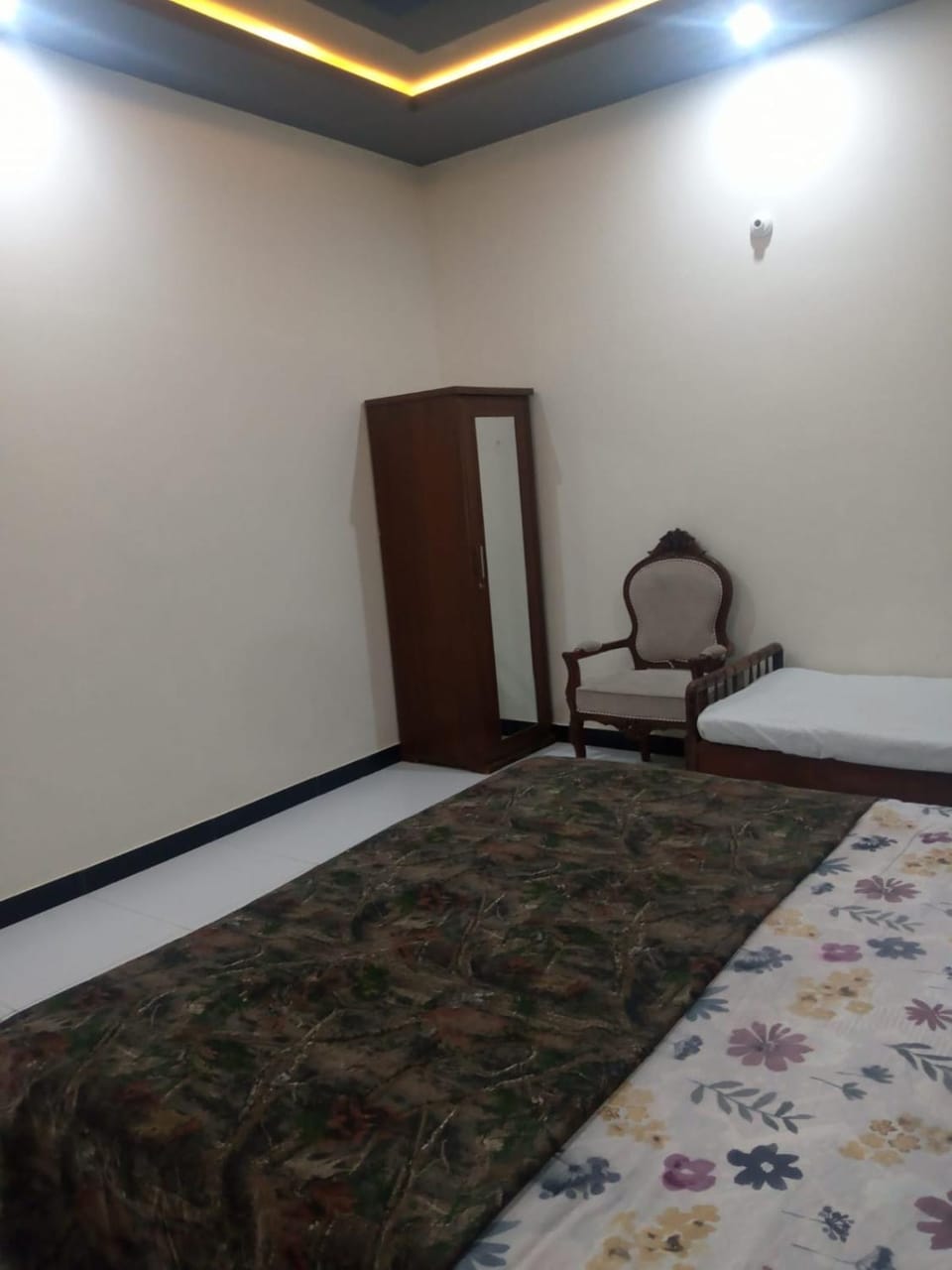 PECHS Guest House main shahra e Faisal Delhi sweets Bed and Breakfast in Karachi