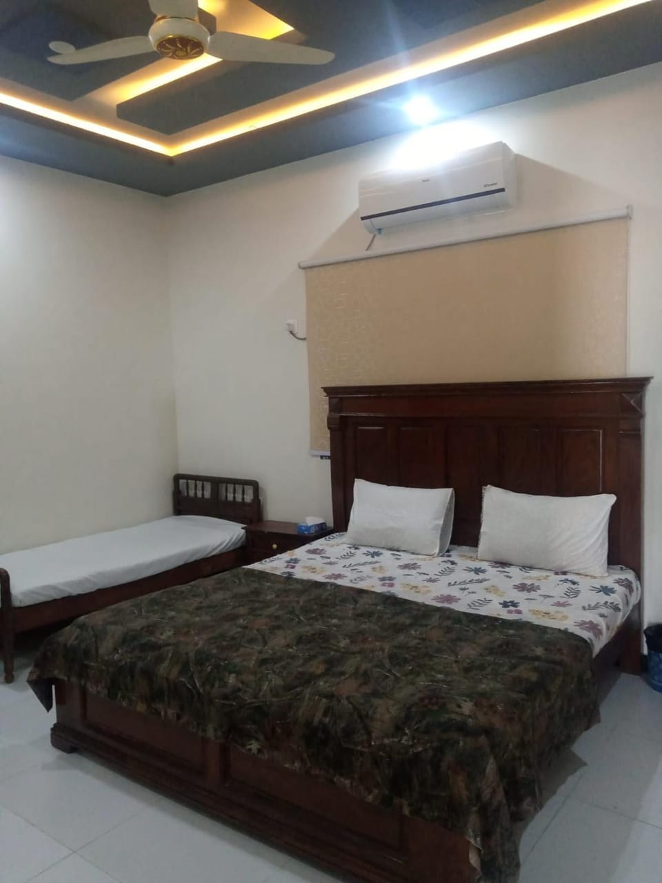 PECHS Guest House main shahra e Faisal Delhi sweets Bed and Breakfast in Karachi