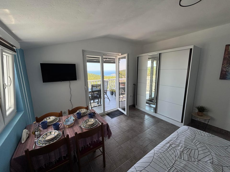 View (from property/room), Bedroom, Sea view, storage