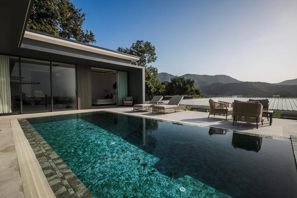 Natural landscape, Mountain view, Pool view, Swimming pool, sunbed