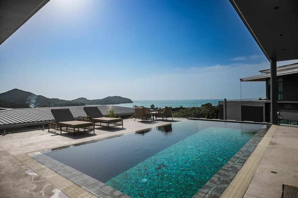 Patio, Natural landscape, Balcony/Terrace, Mountain view, Pool view, Sea view, Swimming pool, sunbed
