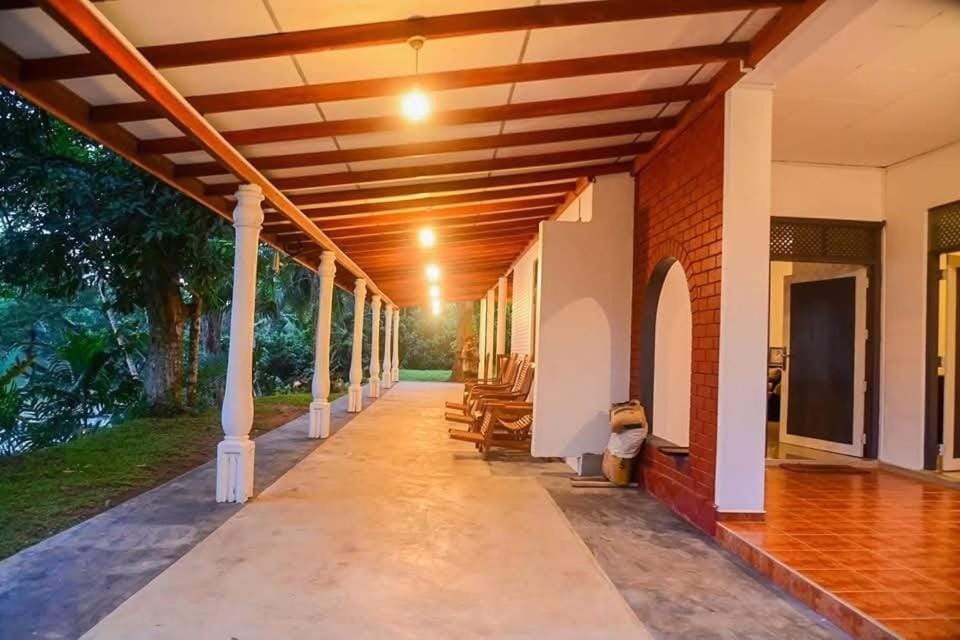 The Lakehouse - Tangalle Villa in Southern Province