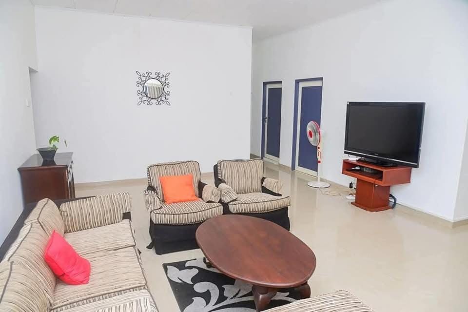 The Lakehouse - Tangalle Villa in Southern Province