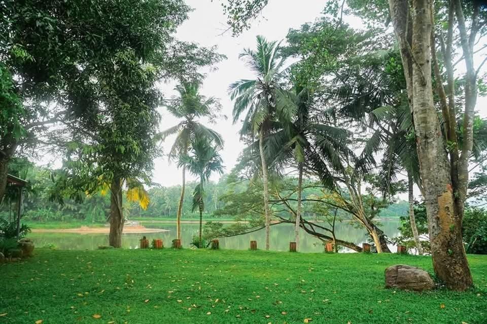 The Lakehouse - Tangalle Villa in Southern Province