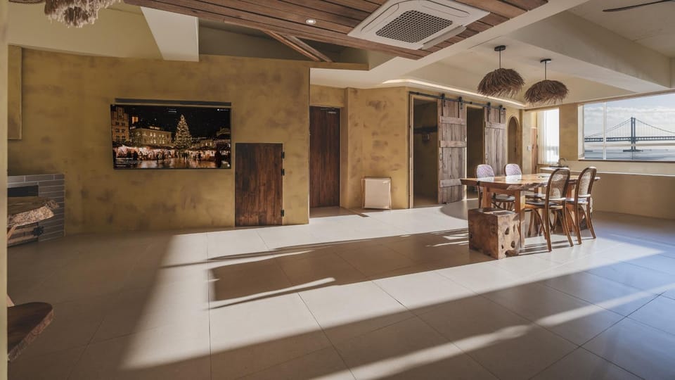 TV and multimedia, Kitchen or kitchenette, Living room, Dining area