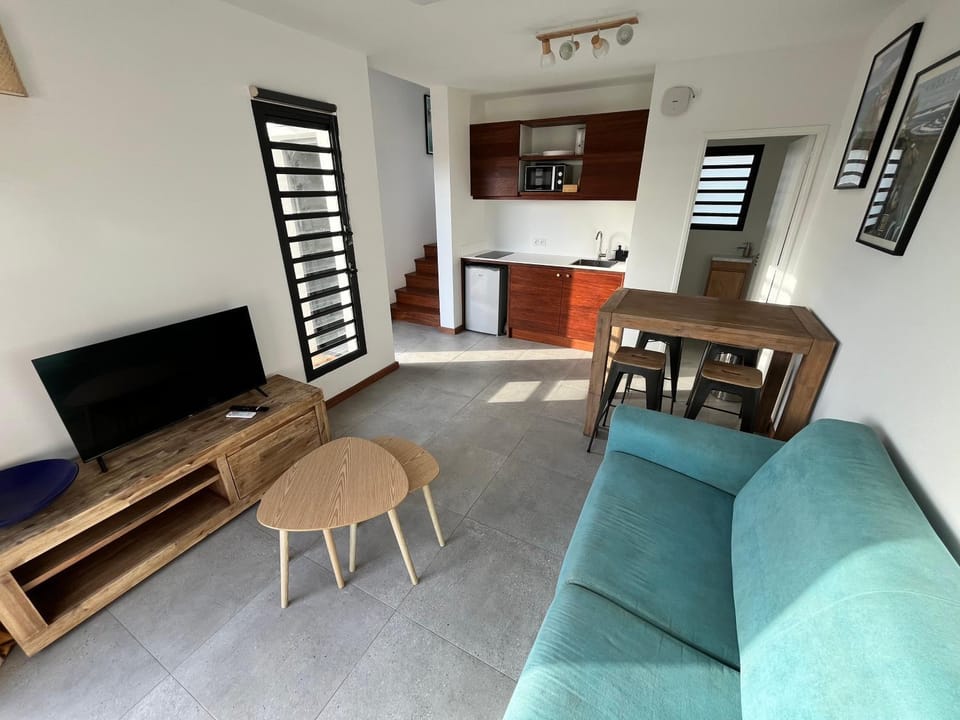 TV and multimedia, Living room, Dining area