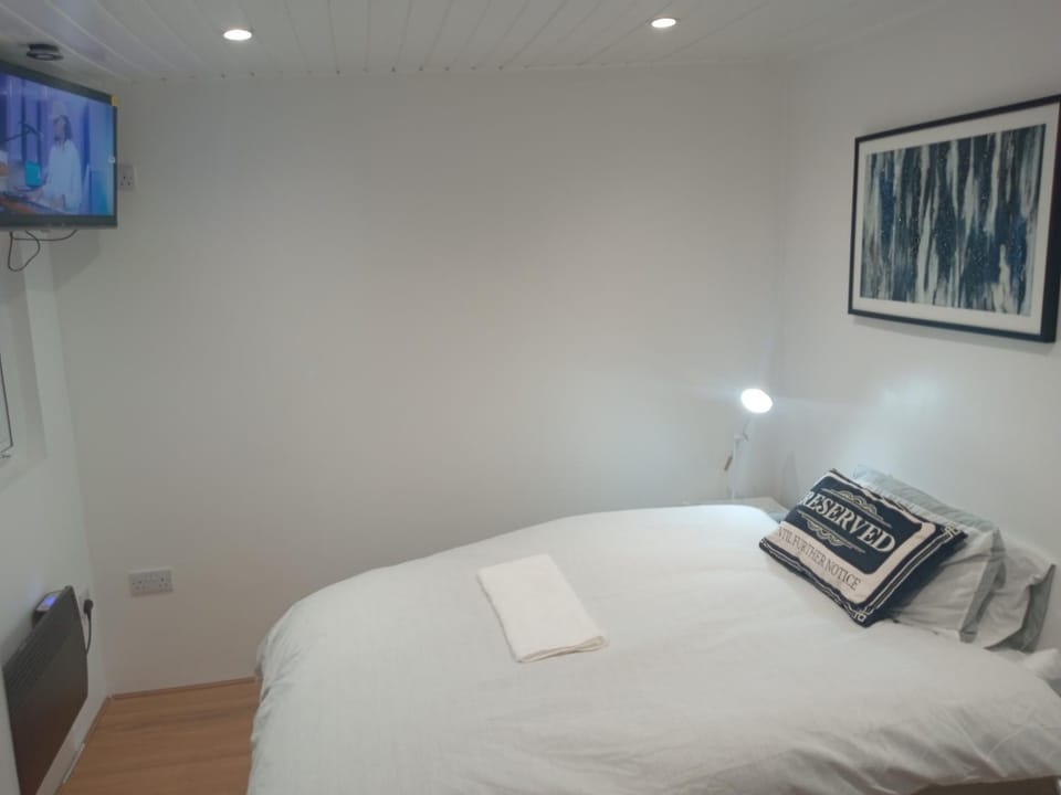 Timber Lodge Ensuite room Vacation rental in Corby