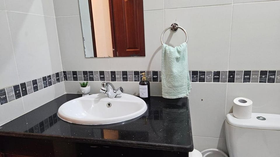 Charming 2br Seaview Apartment, Swimming Pool, Nyali Apartment in Mombasa County
