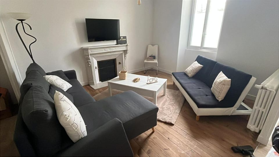 Communal lounge/ TV room, TV and multimedia, Living room