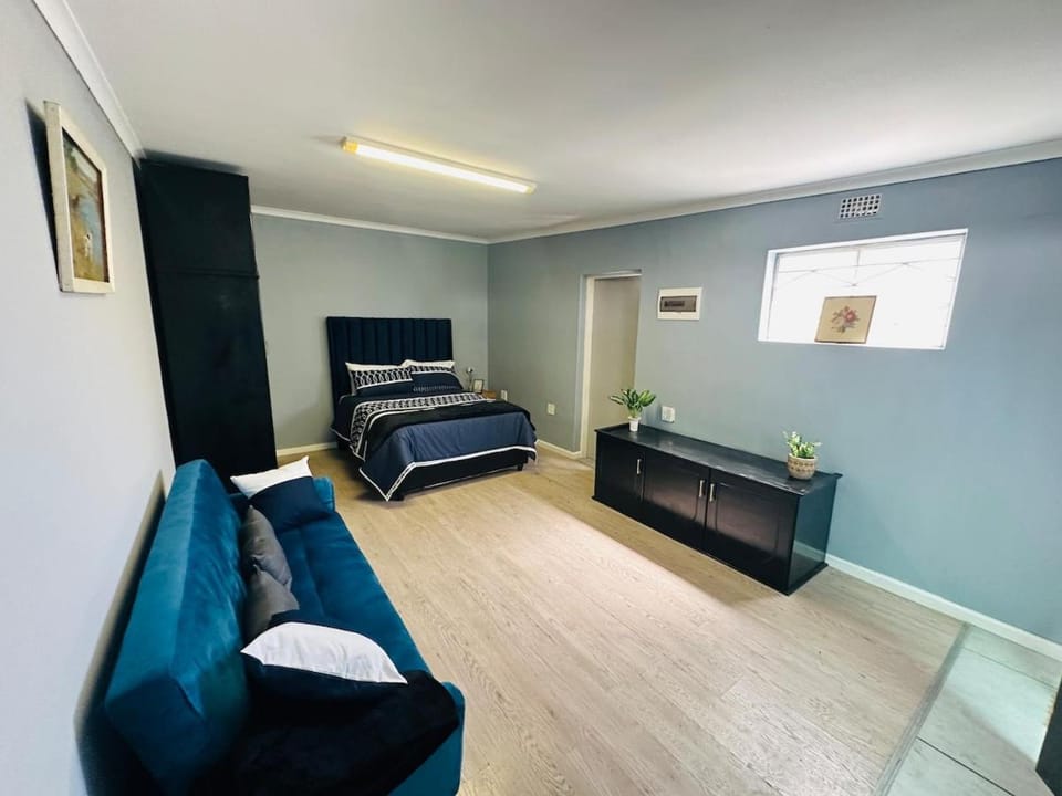 AAA Luxury Cottages Apartment in Cape Town