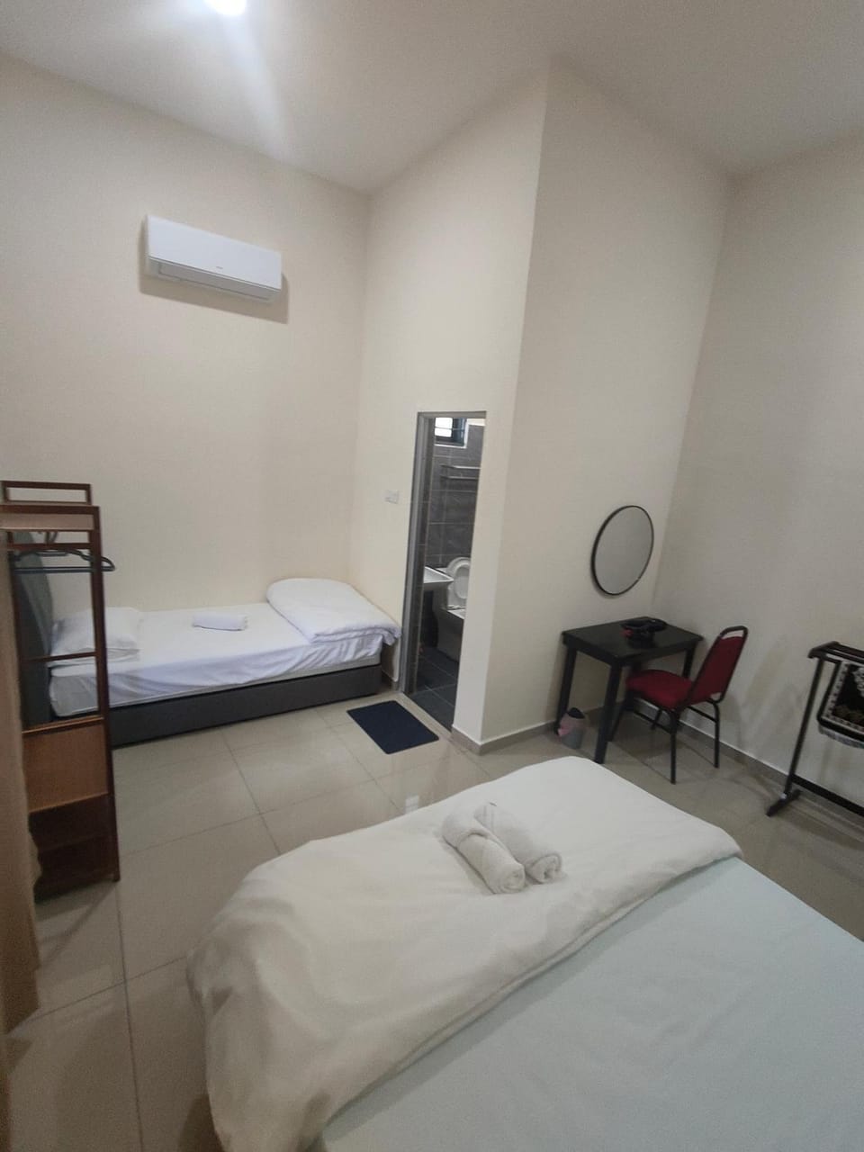 Bed, Bedroom, air conditioner