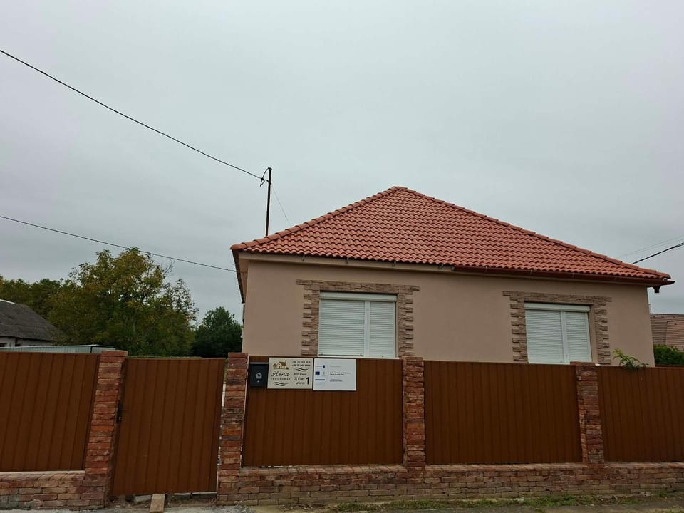 Ilona vendégház - Kisar Apartment in Slovakia