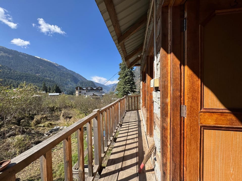Property building, View (from property/room), Balcony/Terrace, Mountain view