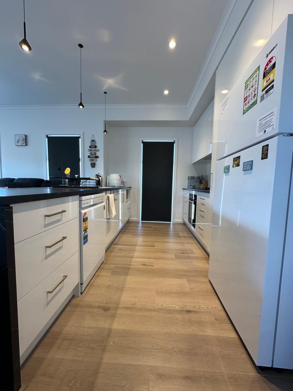 Coffee/tea facilities, Food, dishwasher, microwave, oven, stove, toaster, kitchen