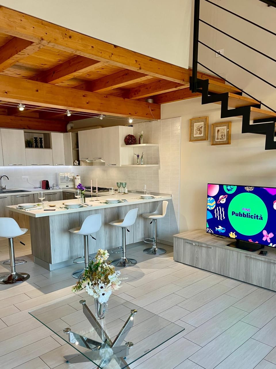 TV and multimedia, Kitchen or kitchenette, Dining area