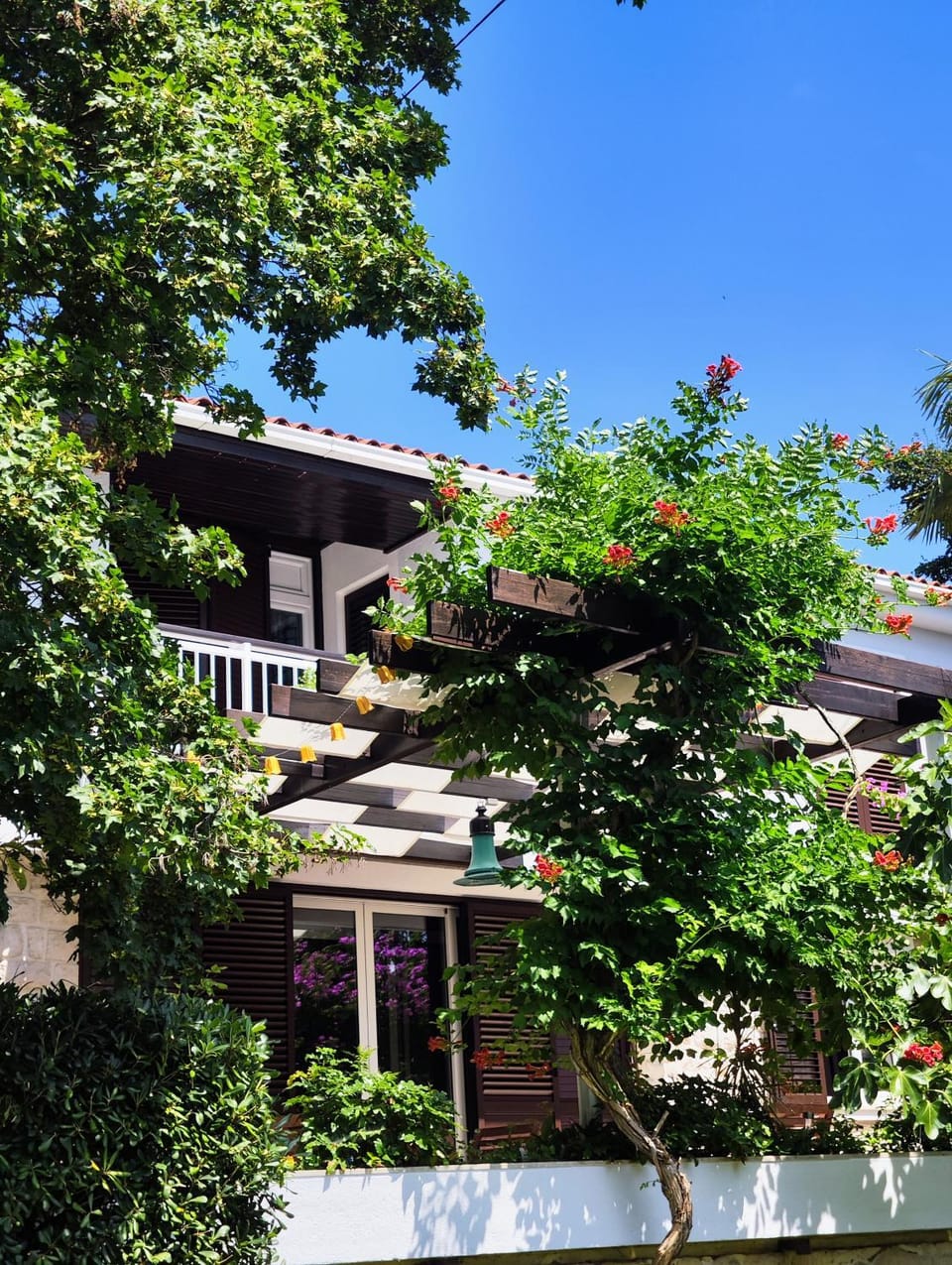 Property building, Day, Garden, View (from property/room), Balcony/Terrace, Garden view