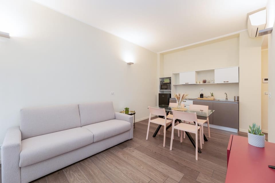 Facade/entrance, Coffee/tea facilities, View (from property/room), Kitchen or kitchenette, Living room, Photo of the whole room, Seating area, Floor plan, Dining area, heating, internet, microwave, toaster, kitchen, air conditioner