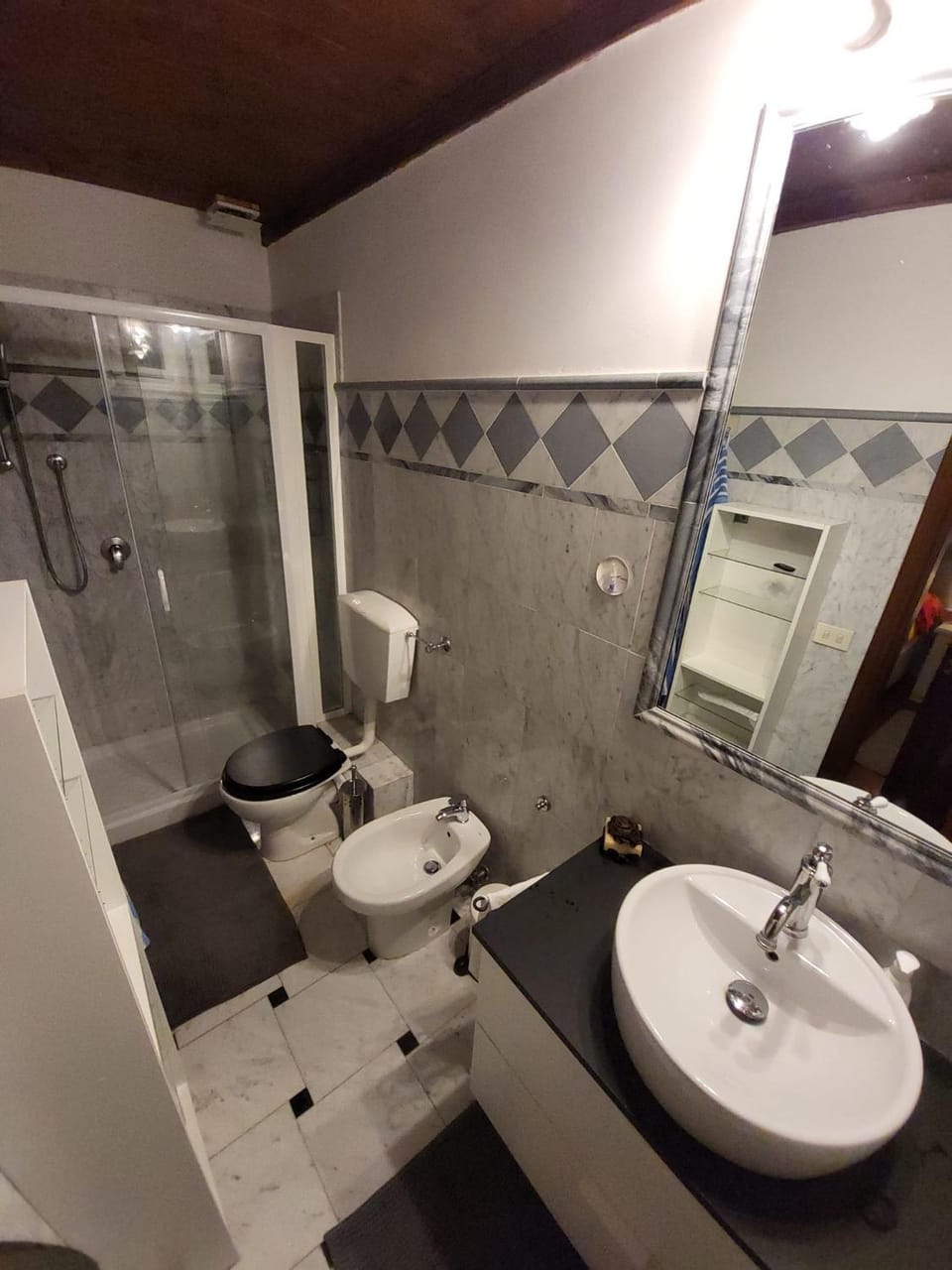 Double Room and Private Bath Central Florence Apartment in Florence